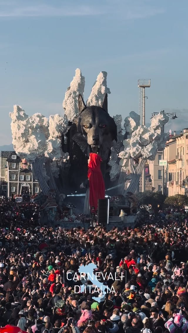 Carnevale di Viareggio 2026: il carro “In bocca al lupo” di Luca Bertozzi